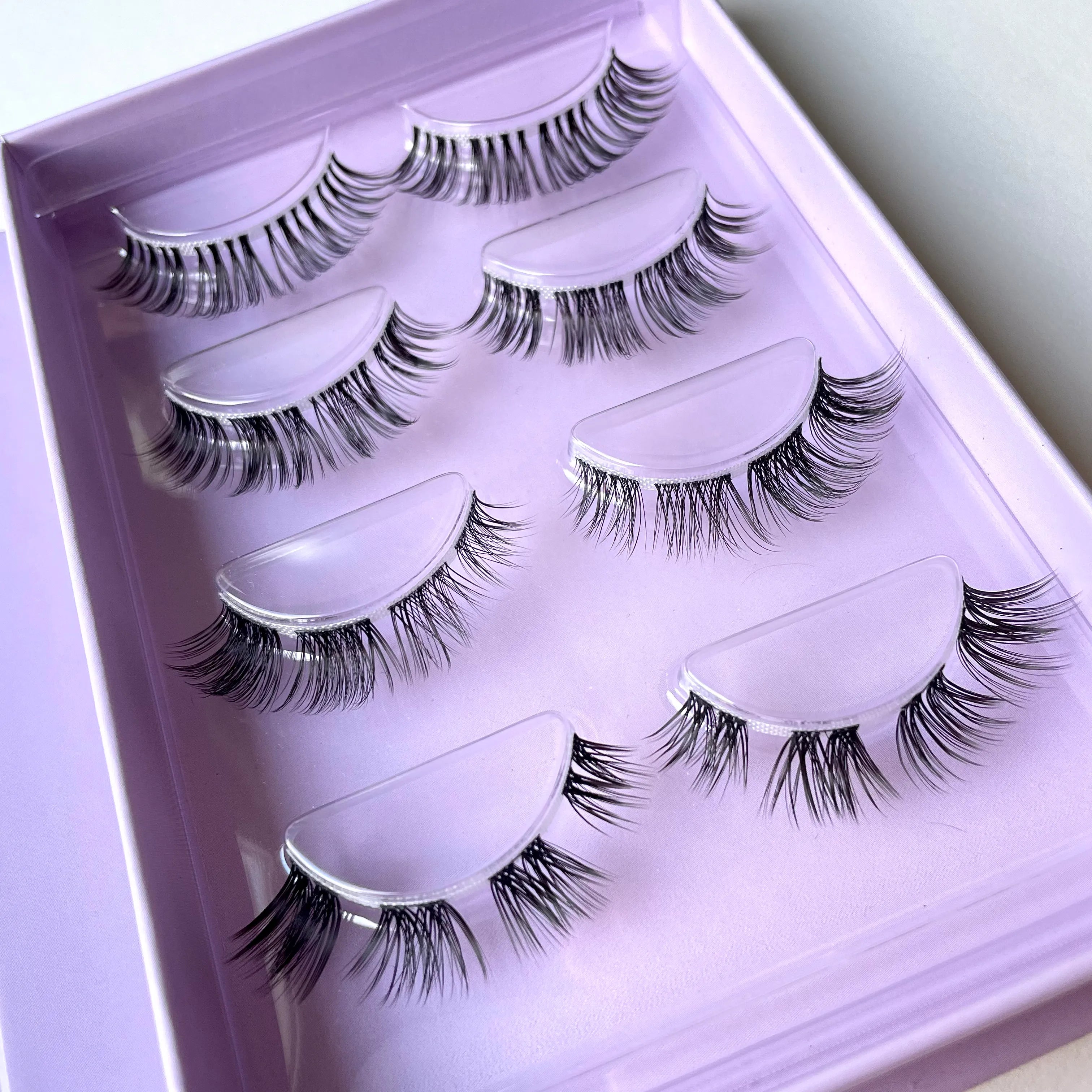 Friday - Wimpern Box